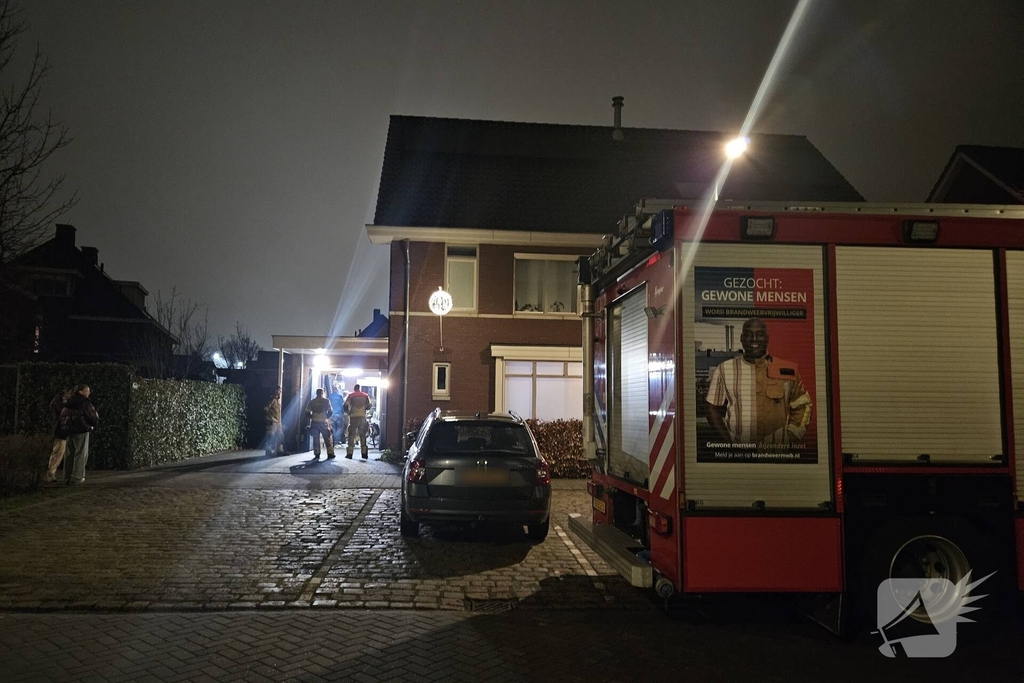Brandweer stabiliseert instortend dak