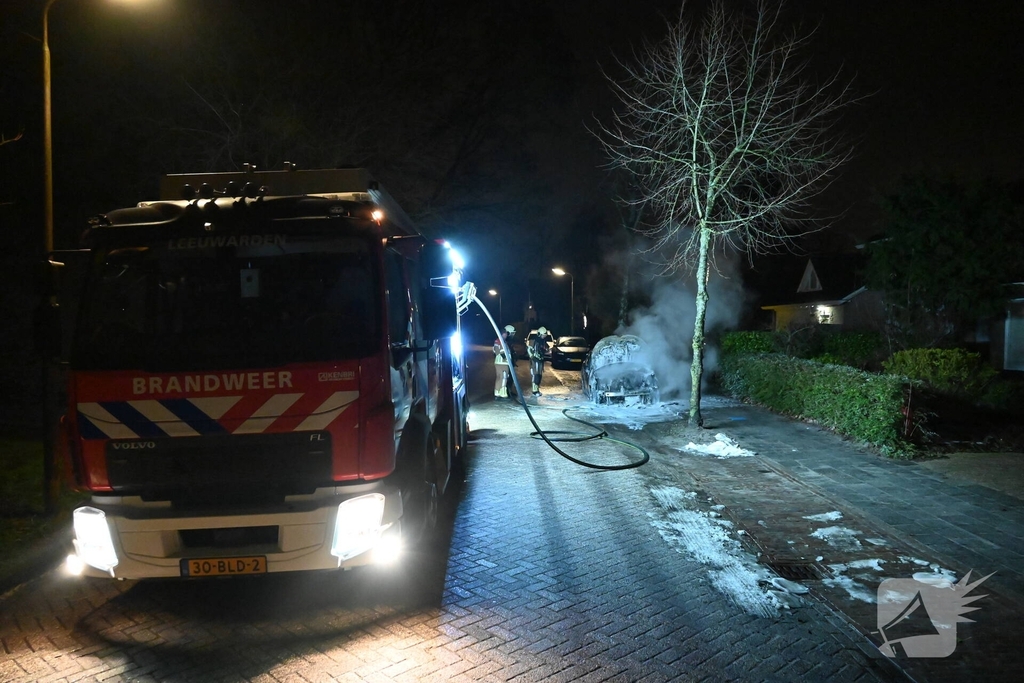 Auto in nachtelijke uren verwoest