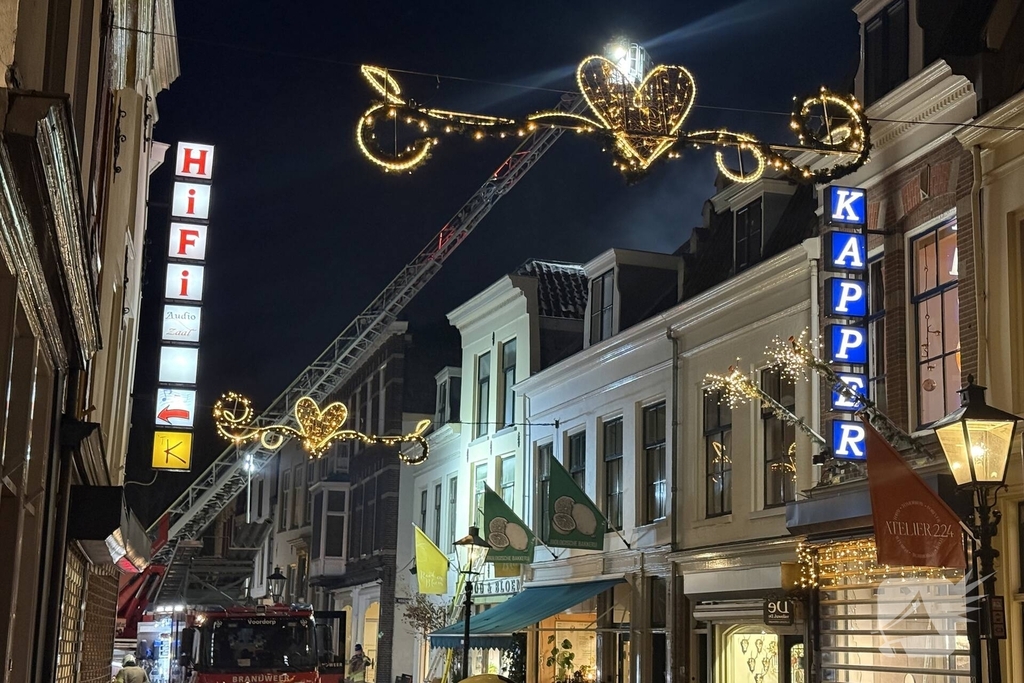 Meerdere explosies, woning verwoest, minstens één slachtoffer