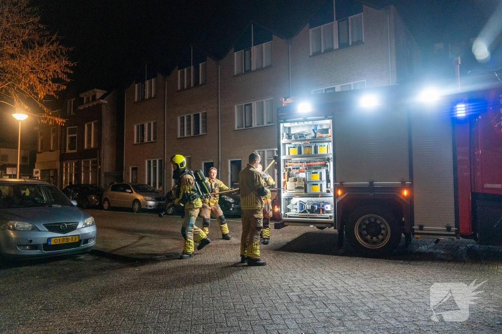 Brand in auto vergt inzet van hulpdiensten