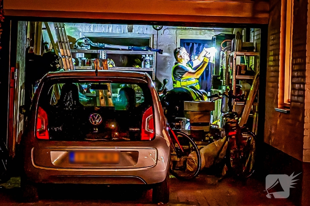 Arrestatieteam valt woning binnen