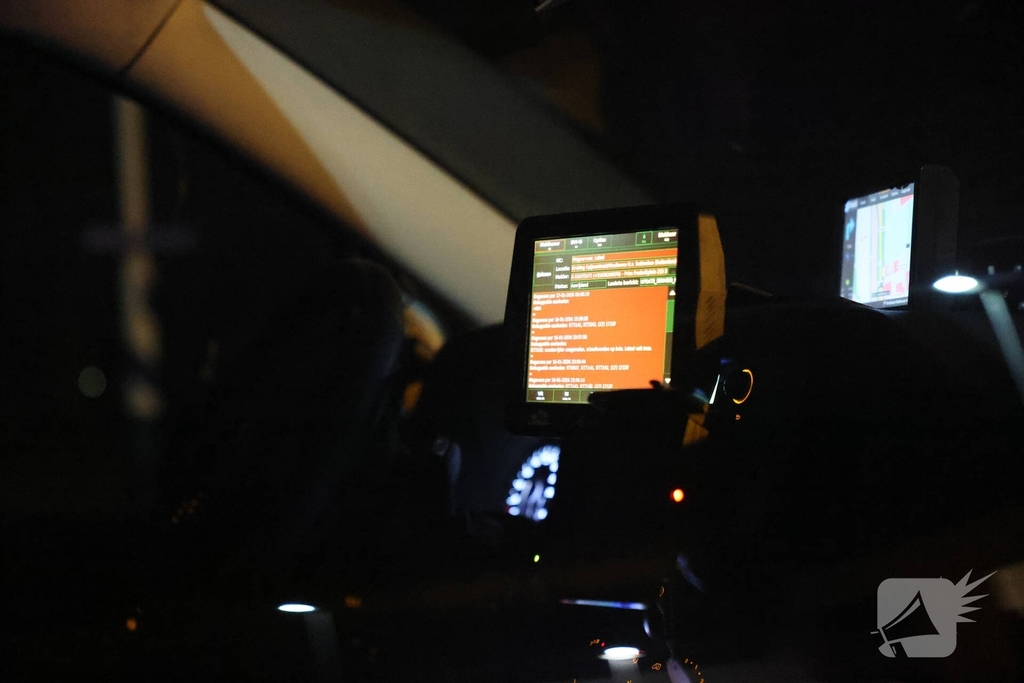 Taxi botst met thuisbezorger op fietspad