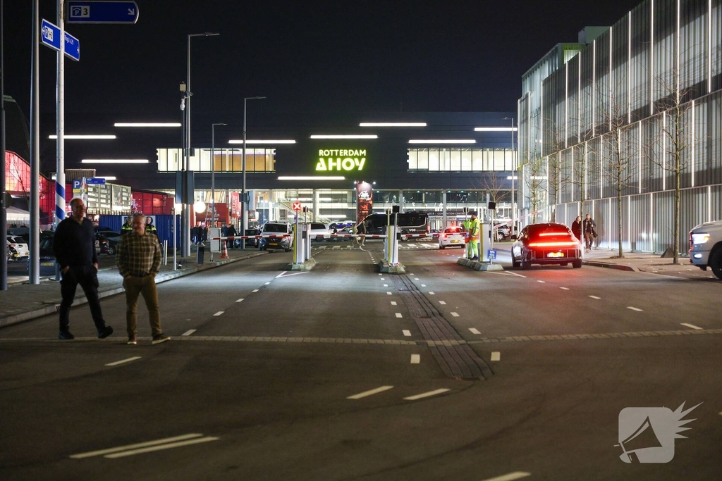 Vechtpartij bij verkeersruzie bezoekers Vrienden van Amstel