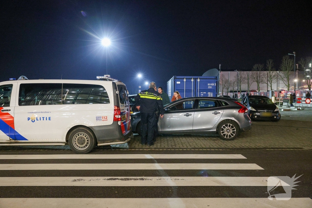 Vechtpartij bij verkeersruzie bezoekers Vrienden van Amstel