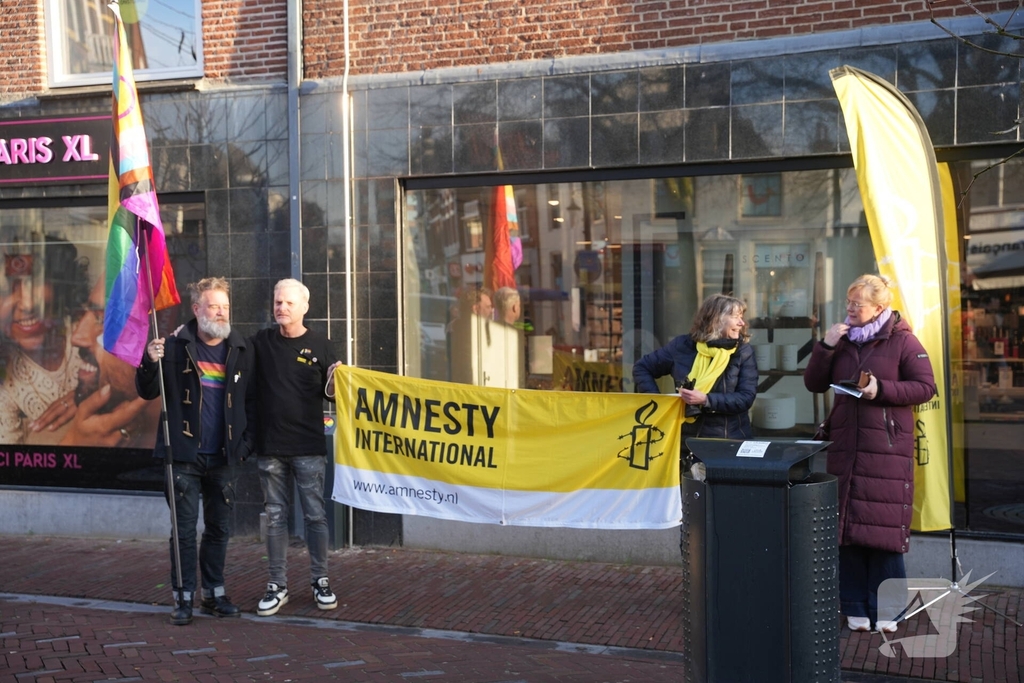 Activisten protesteren tegen Frontrunners Ministries