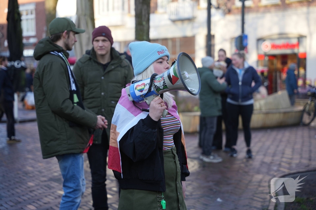 Activisten protesteren tegen Frontrunners Ministries