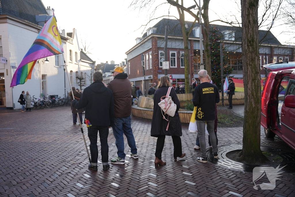 Activisten protesteren tegen Frontrunners Ministries