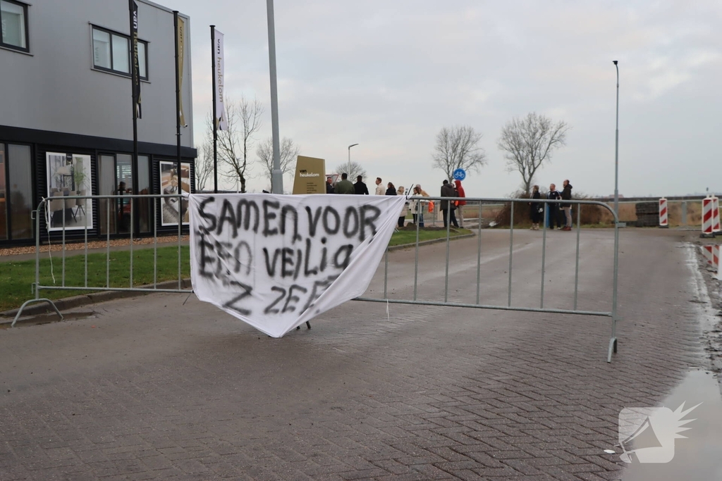 Demonstratie tegen komst asielzoekerscentrum