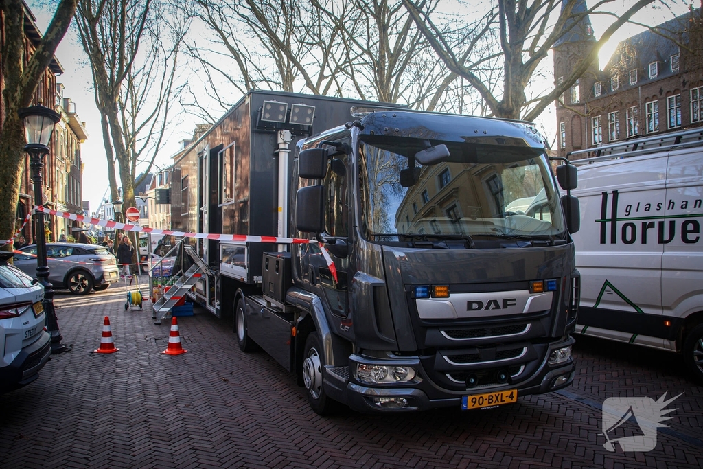 Totale verwoesting na explosies, schade bij daglicht duidelijk te zien