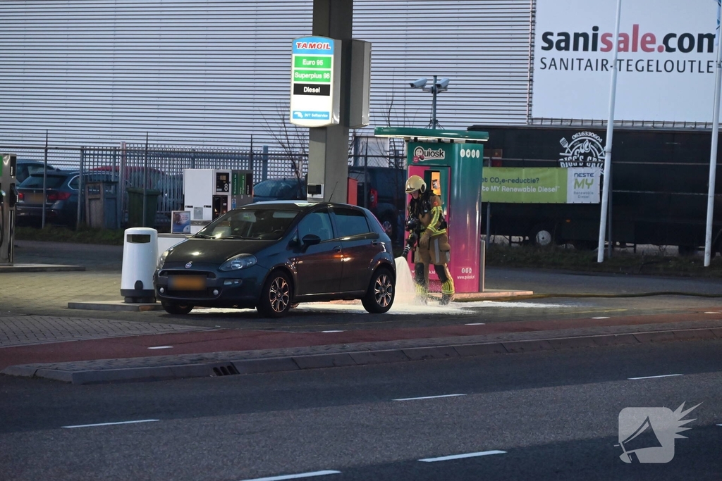 Benzine lekkage bij tankstation