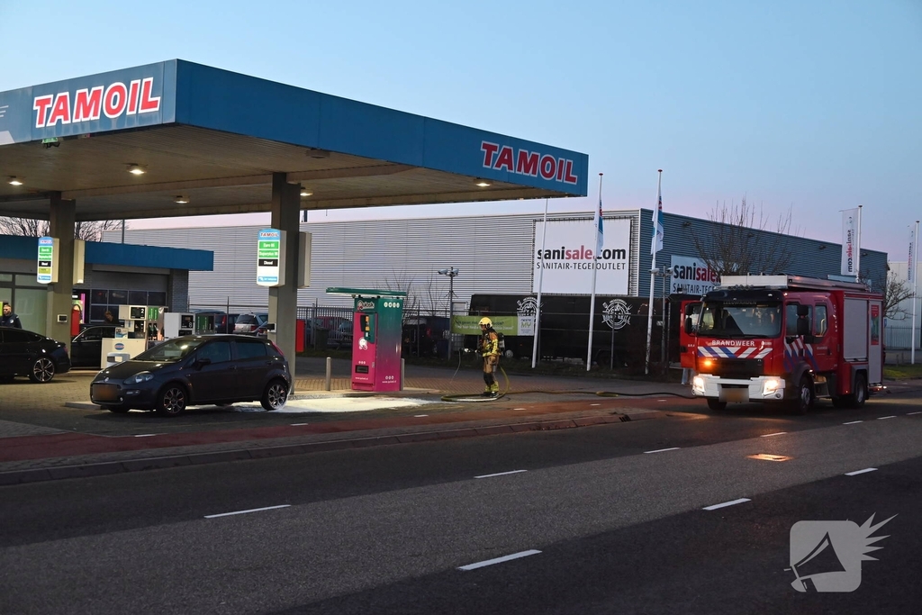 Benzine lekkage bij tankstation