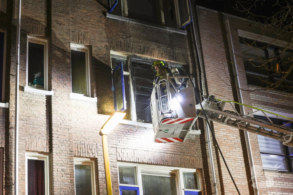 Brand in portiekwoning leidt tot evacuatie bewoners