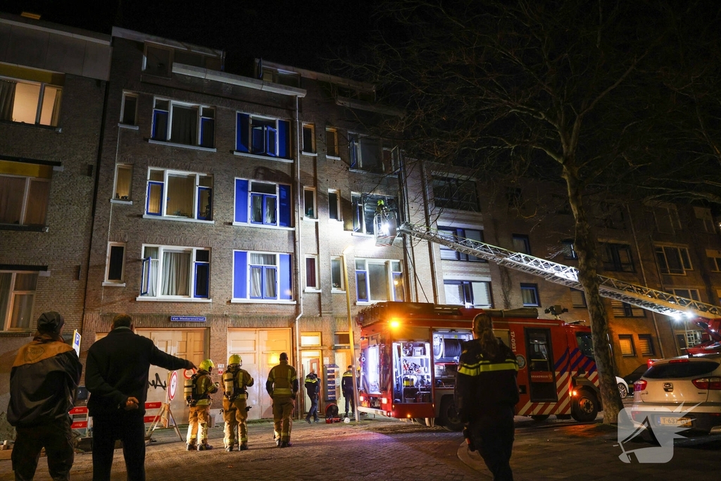 Brand in portiekwoning leidt tot evacuatie bewoners