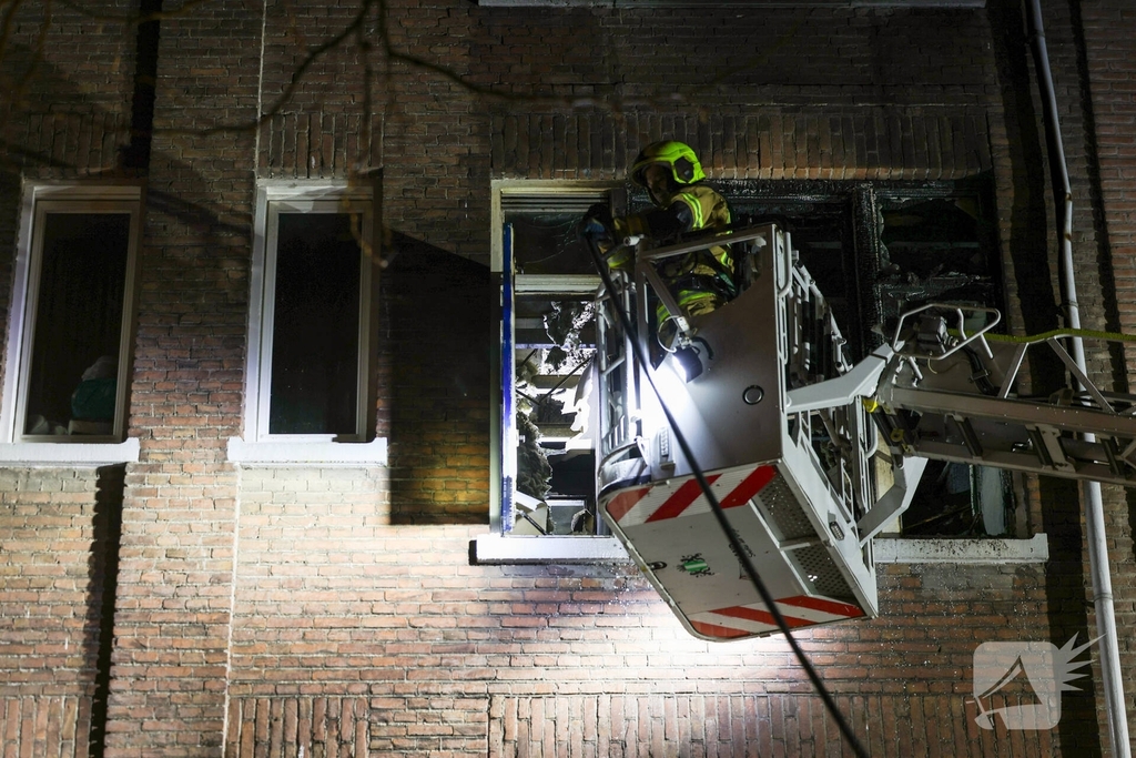Brand in portiekwoning leidt tot evacuatie bewoners