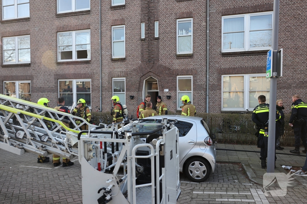 Brand in portiekwoning leidt tot snelle evacuatie