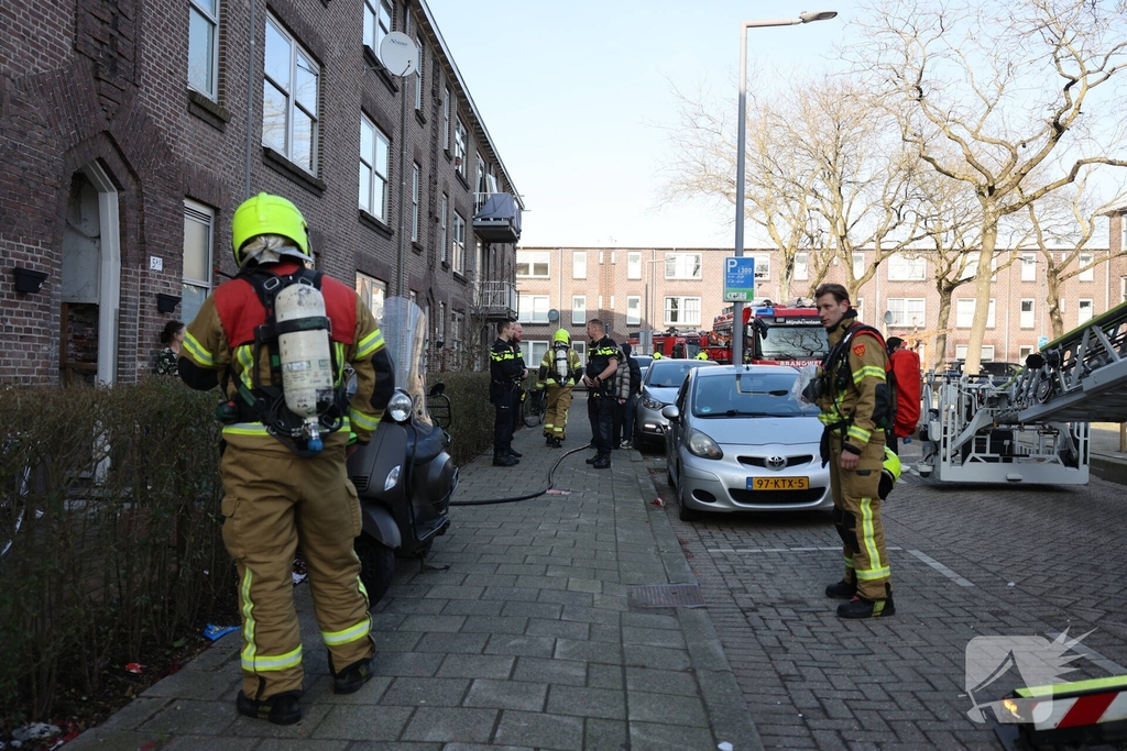 Brand in portiekwoning leidt tot snelle evacuatie