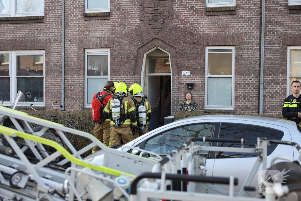 Brand in portiekwoning leidt tot snelle evacuatie