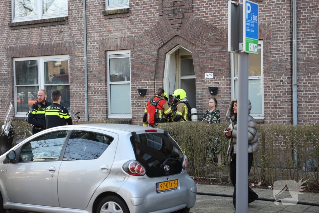 Brand in portiekwoning leidt tot snelle evacuatie