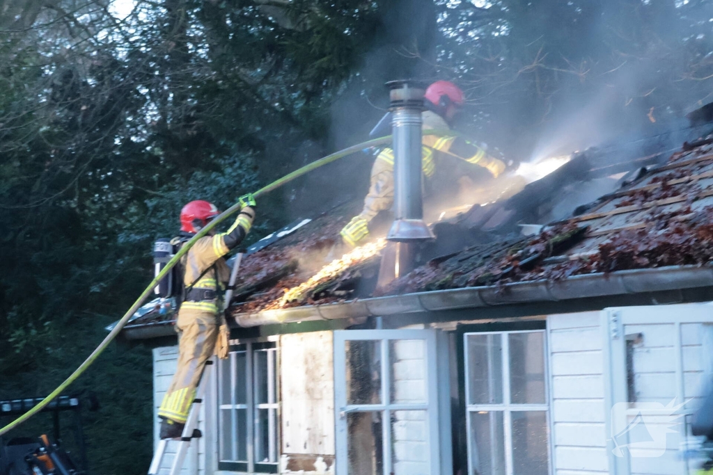 Brand in schuurtje snel onder controle