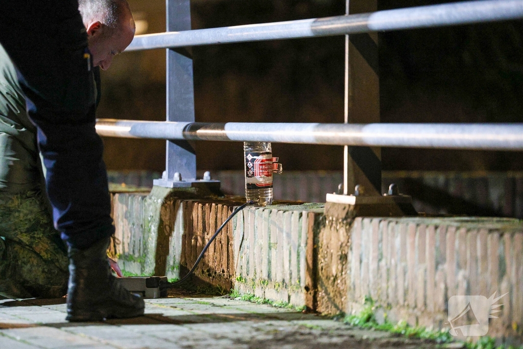 Cobra's en benzine aangetroffen in woning