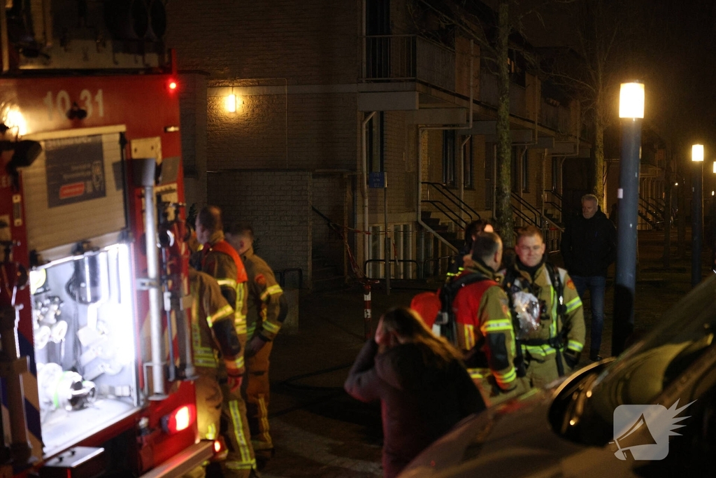 Cobra's en benzine aangetroffen in woning