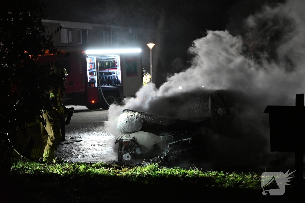 Brand in voertuig geblust