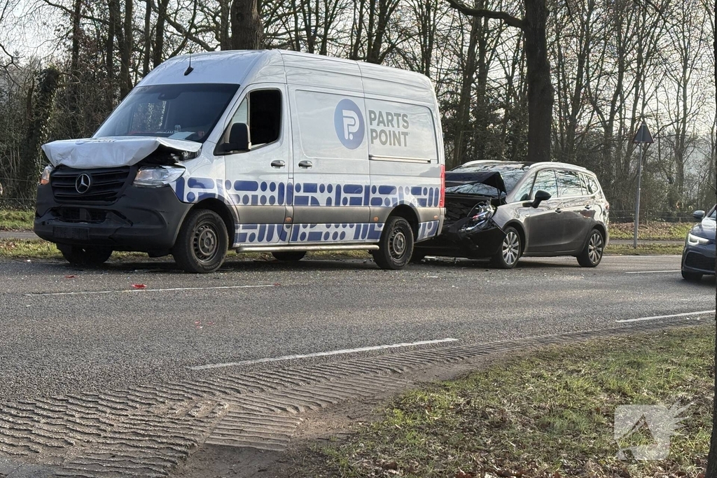 Vier voertuigen betrokken bij ongeval