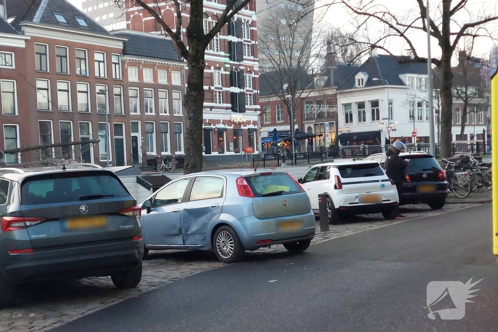 Voertuigen beschadigd na botsing