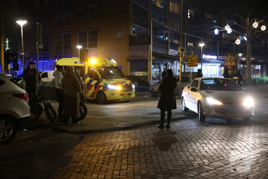 Auto botst op Fatbike in Rotterdam