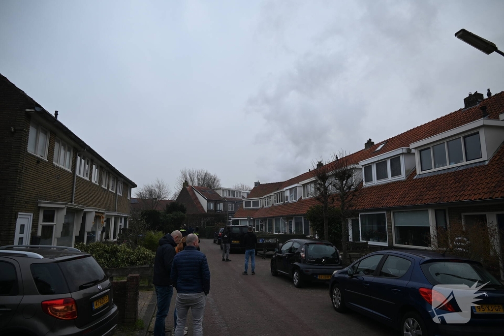 Felle brand achter woning