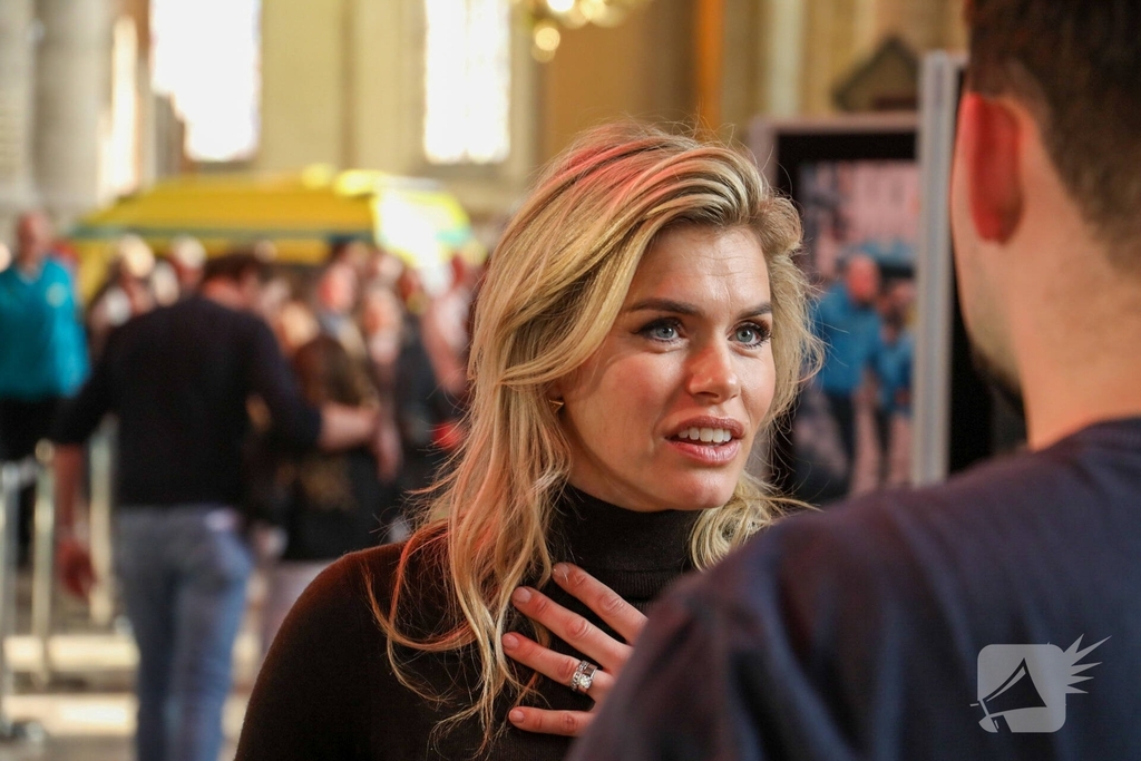 Koning bij viering 25 000ste wens Stichting Ambulance Wens