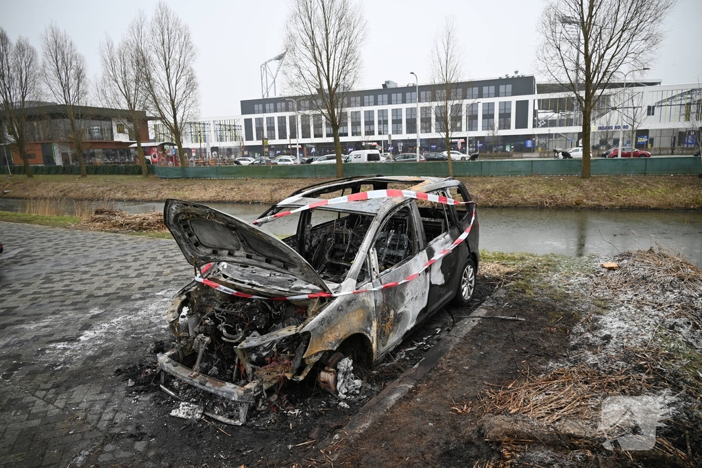 Wederom auto uitgebrand, politie doet onderzoek