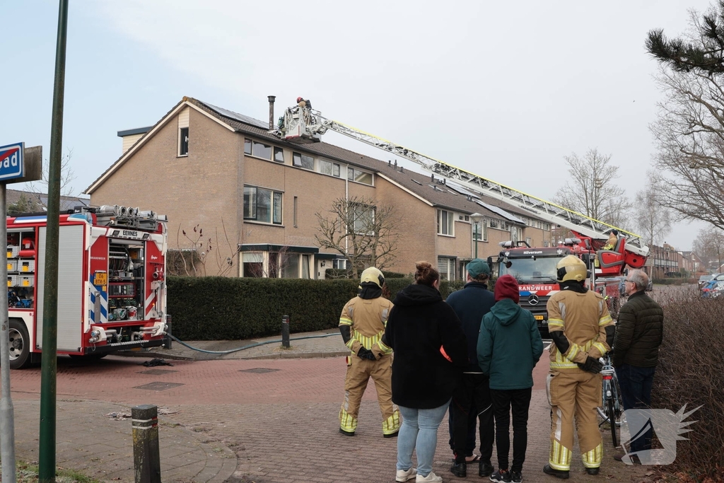 Schoorsteenbrand leidt tot spoedactie brandweer