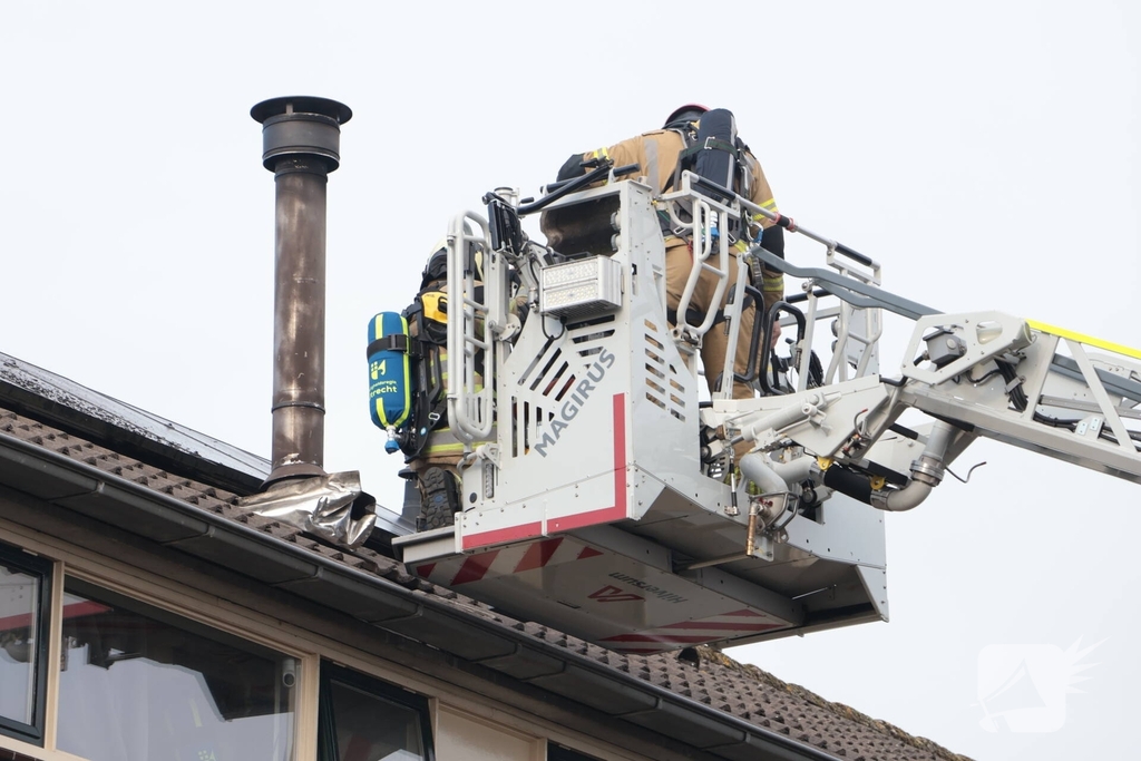 Schoorsteenbrand leidt tot spoedactie brandweer