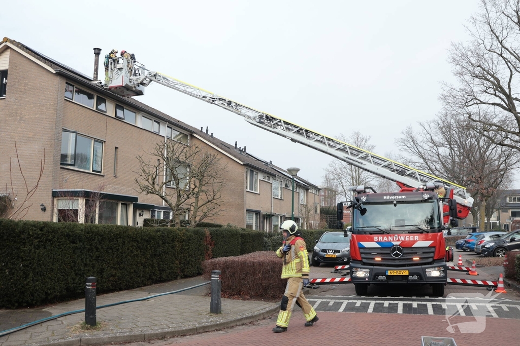 Schoorsteenbrand leidt tot spoedactie brandweer
