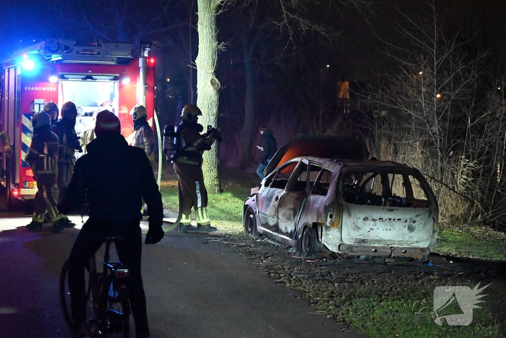 Auto opnieuw in brand gestoken