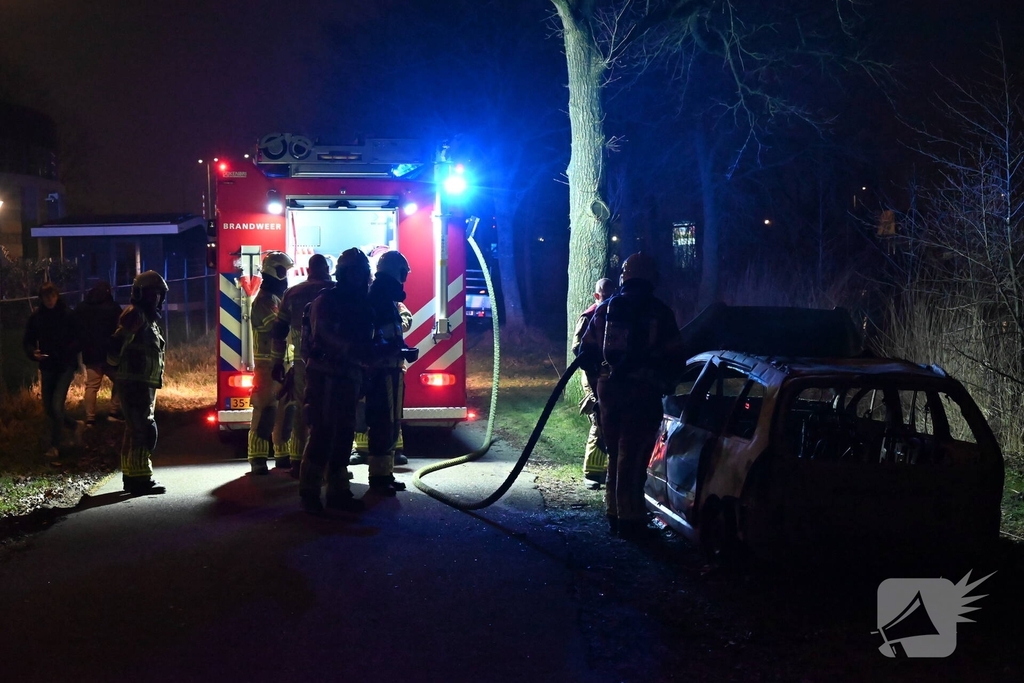 Auto opnieuw in brand gestoken