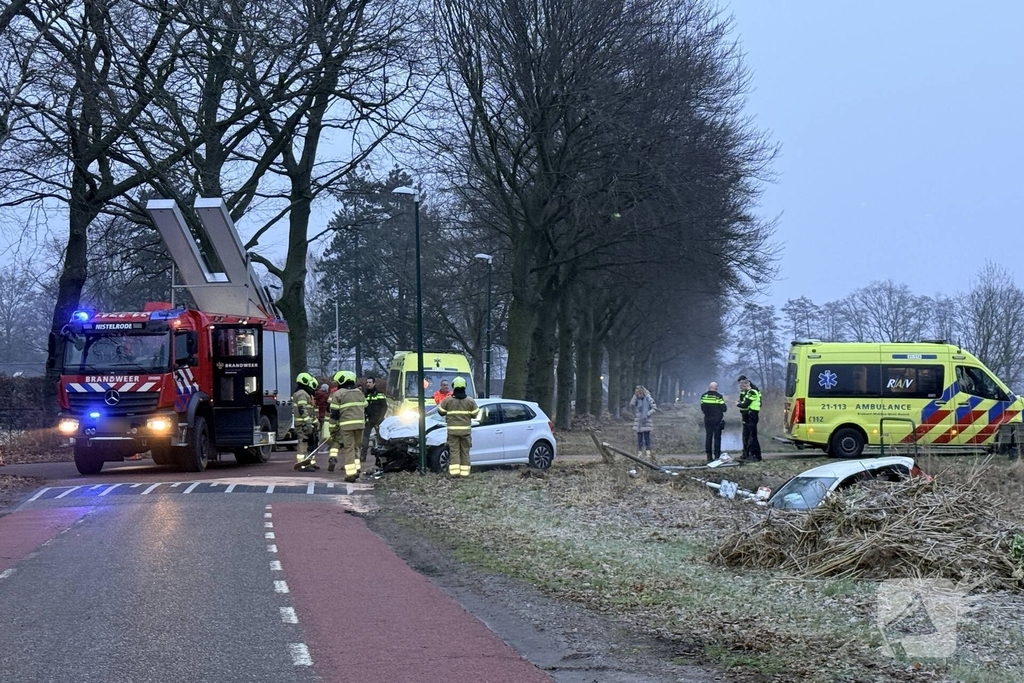 Brandweer en ambulancedienst ingeschakeld na botsing