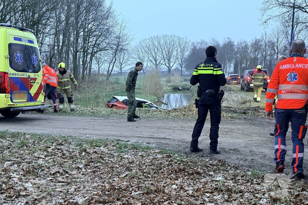Brandweer en ambulancedienst ingeschakeld na botsing