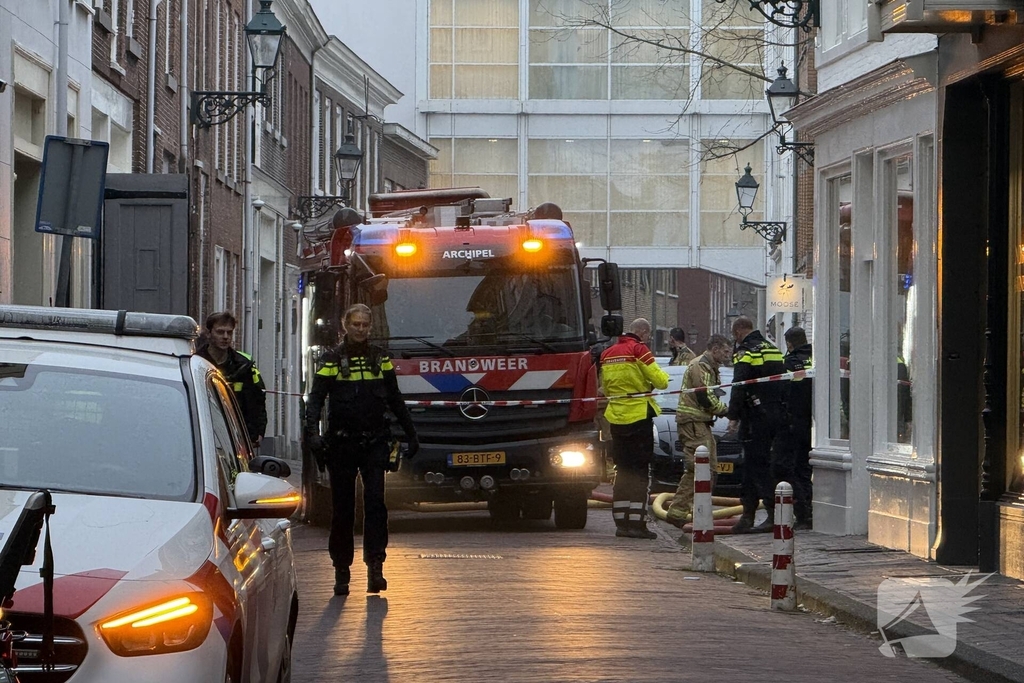Brand ontstaan door gaslekkage; meerdere deuren geforceerd