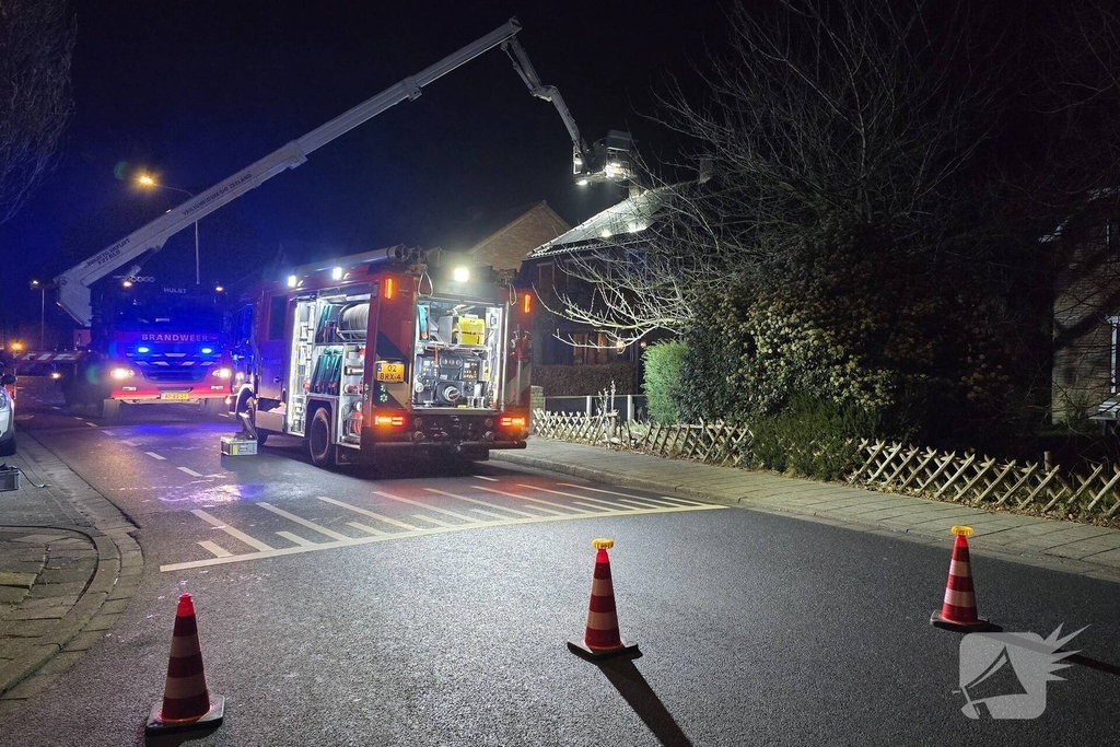 Brand in schoorsteen van woning