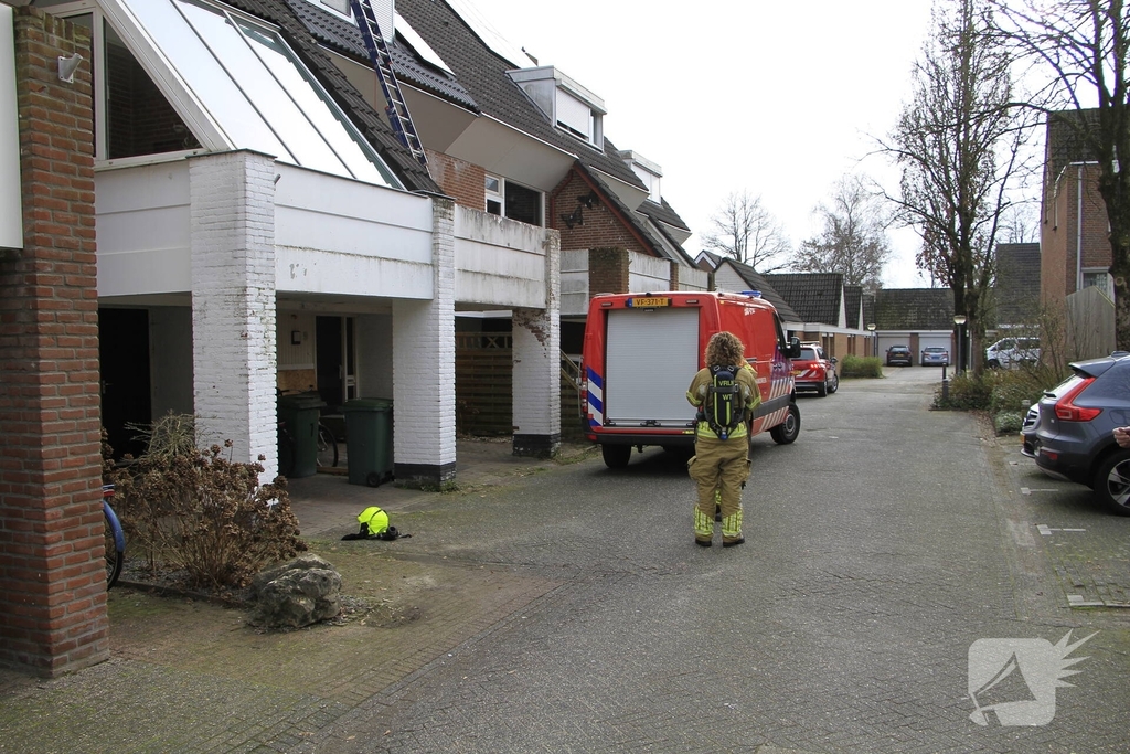Brandweer meet hoge concentraties koolmonoxide