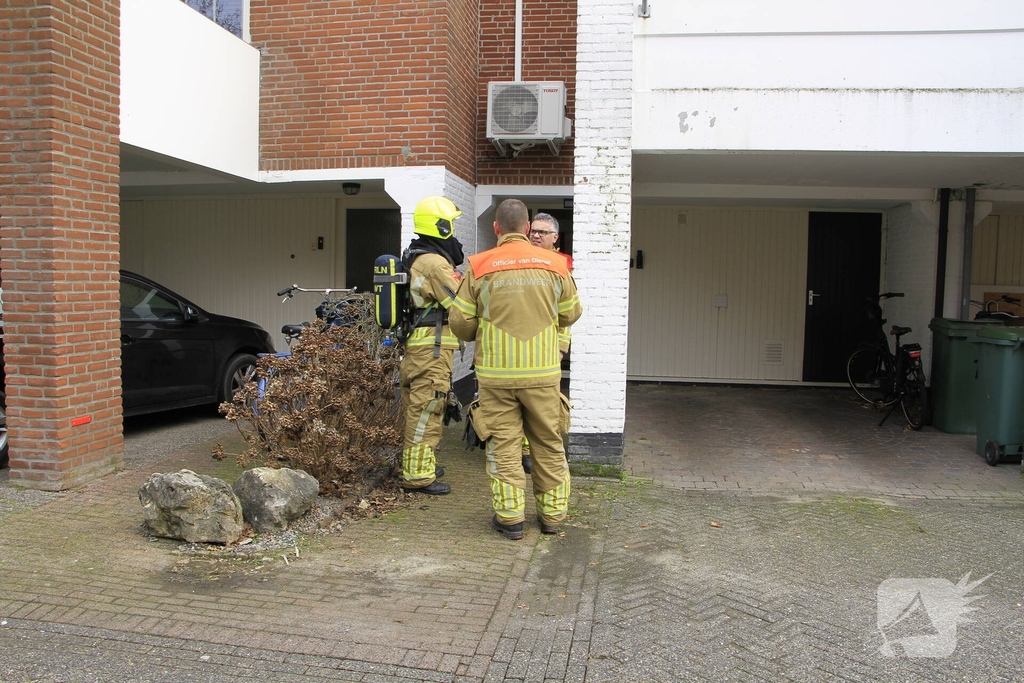 Brandweer meet hoge concentraties koolmonoxide