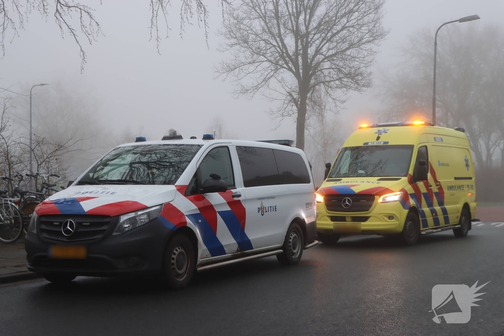 Auto's botsen op kruising