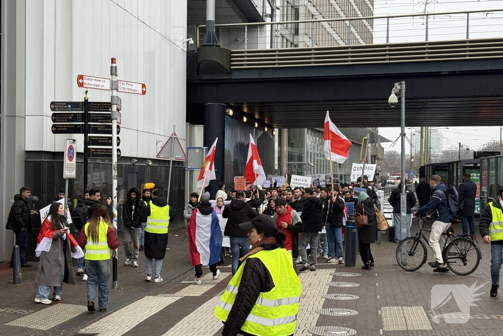 Demonstratie bij Rijkskantoor tegen uitzettingen naar Irak