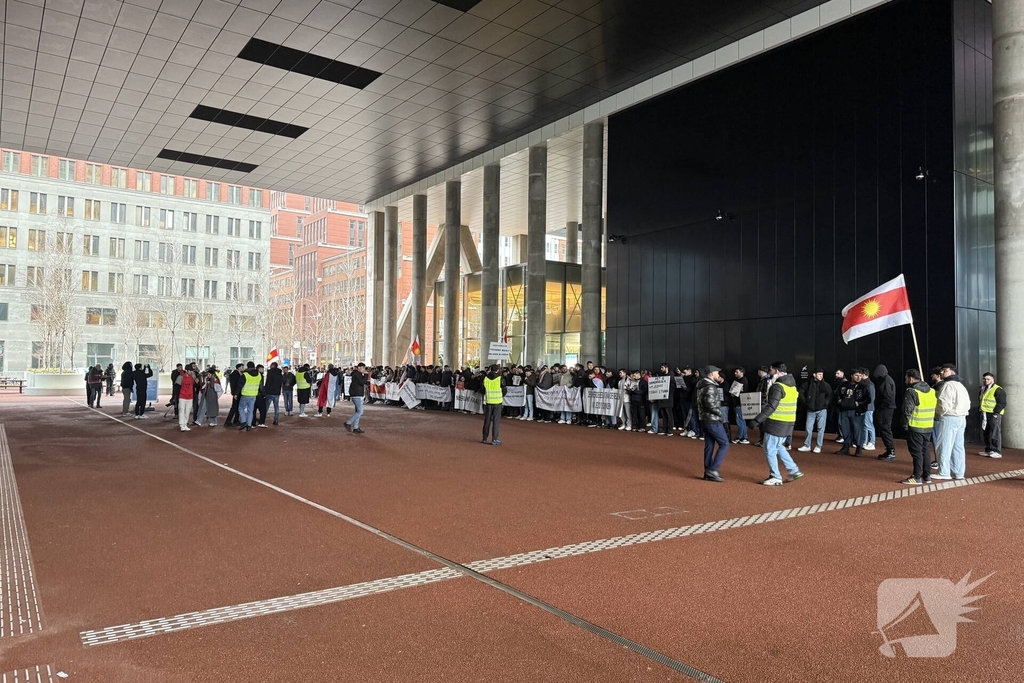 Demonstratie bij Rijkskantoor tegen uitzettingen naar Irak