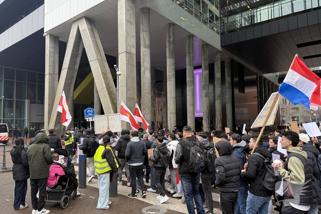 Demonstratie bij Rijkskantoor tegen uitzettingen naar Irak