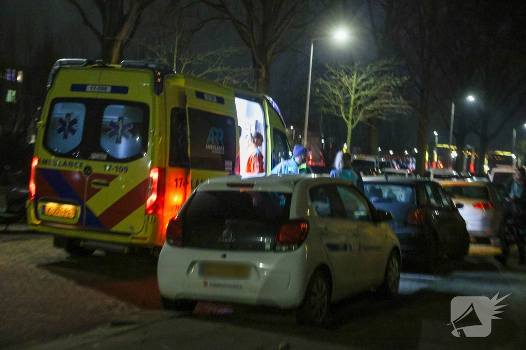 Voertuig rijdt opzettelijk mensen aan