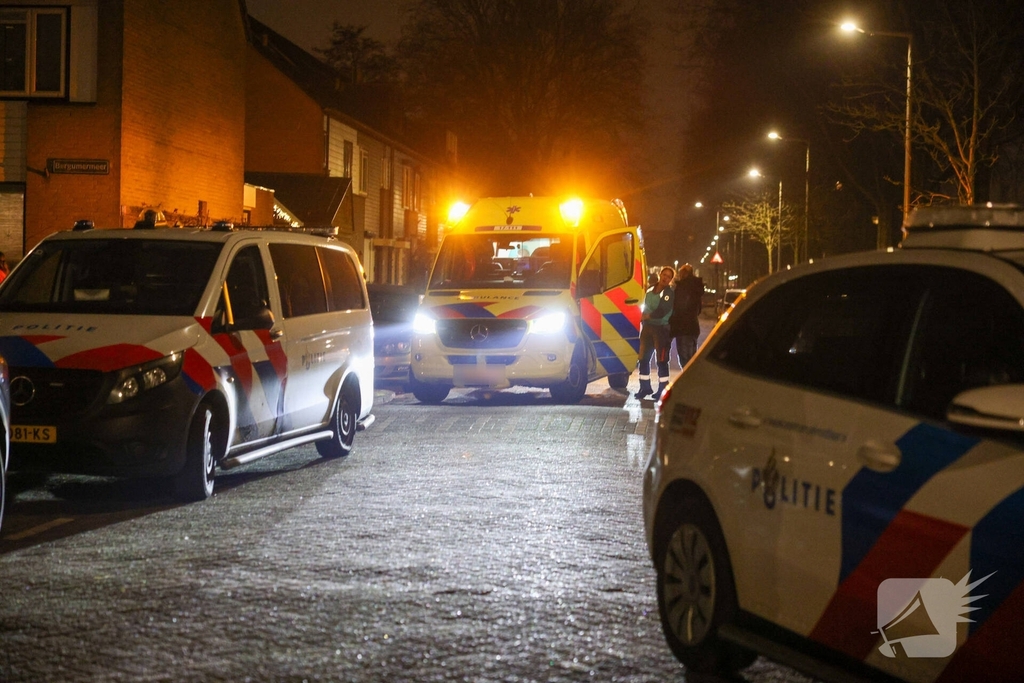 Voertuig rijdt opzettelijk mensen aan