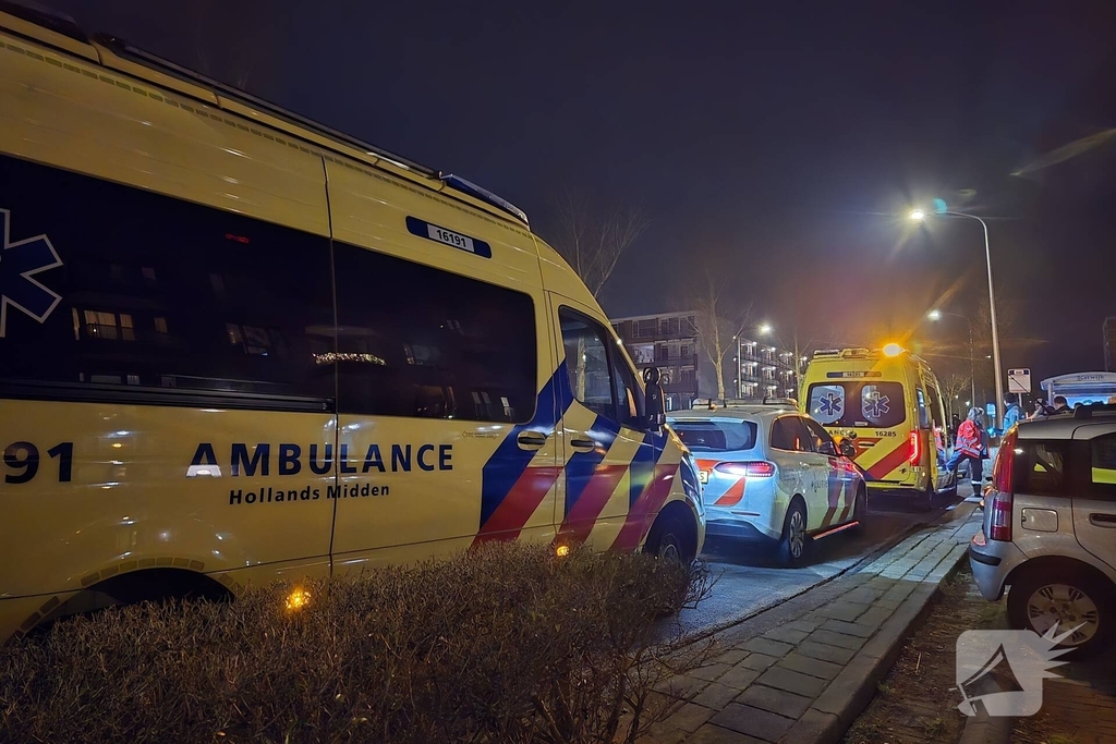 Automobilist rijdt voetganger aan bij verkeerslichten